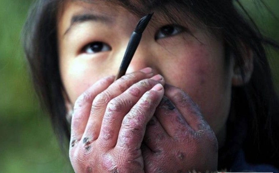 “走近我關(guān)注我溫暖我”駐馬店廣視網(wǎng)關(guān)愛貧困學(xué)生“暖冬行動(dòng)”啟動(dòng)