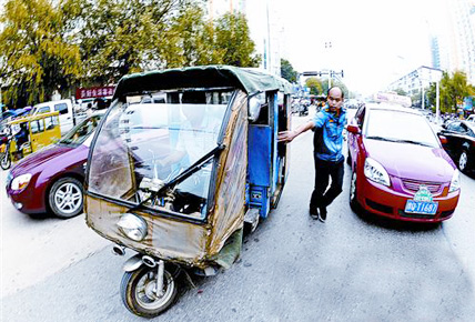 運(yùn)管部門重拳出擊一天查處6輛“黑三輪”