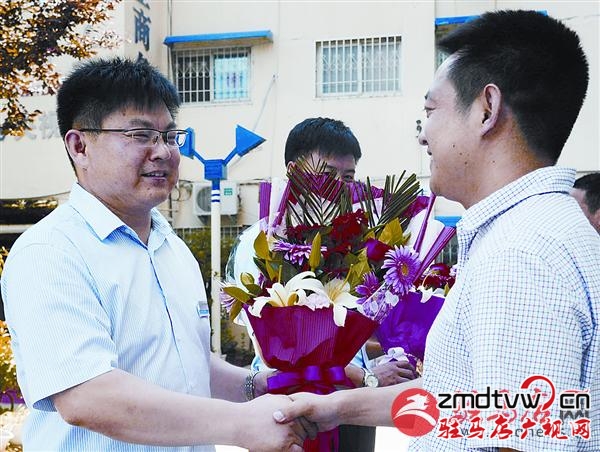 團(tuán)市委授予劉振江等三人“見義勇為好青年”