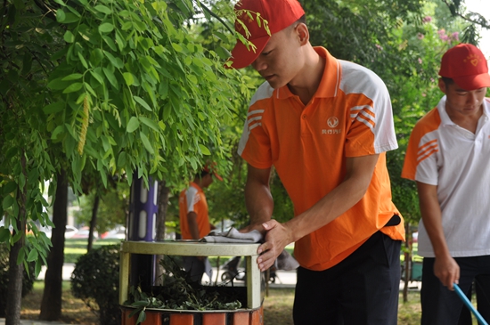 服務(wù)創(chuàng)城迎盛會   揮灑青春顯風(fēng)采