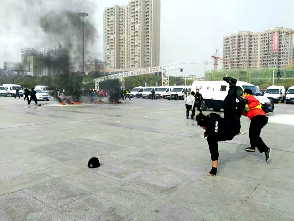 駐馬店市保安公司舉行比武競賽 現(xiàn)場(chǎng)堪比警匪大片