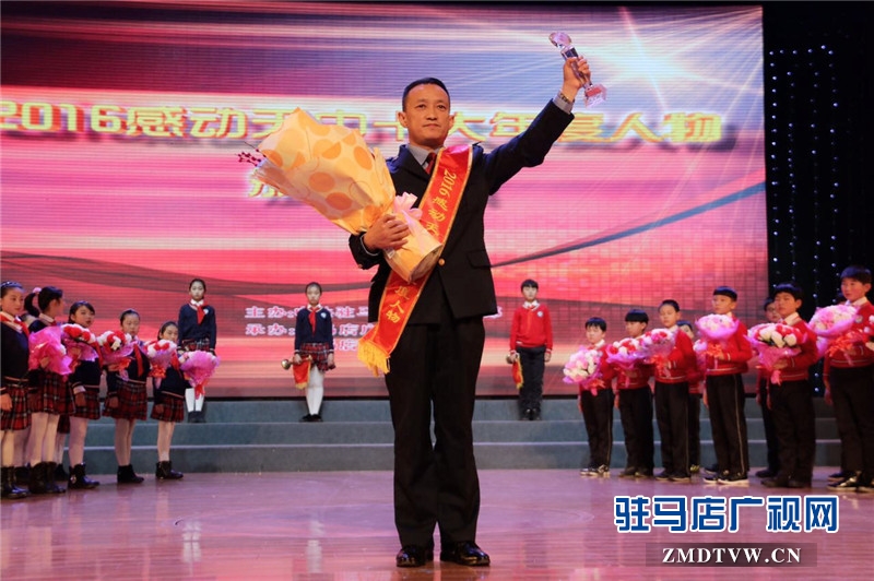 情義戰(zhàn)友&mdash;&mdash;趙偉。他付出的是友情，收獲的是親情；他接過的是責任，擔當?shù)氖谴罅x。十六年義務(wù)盡孝，他把親情友情演繹成一首蕩氣回腸的歌，讓人心在歌聲里感受愛的溫暖、情的力量、義的崇高。