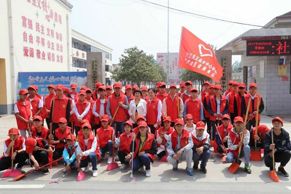 不忘初心跟黨走  爭做創(chuàng)文小先鋒