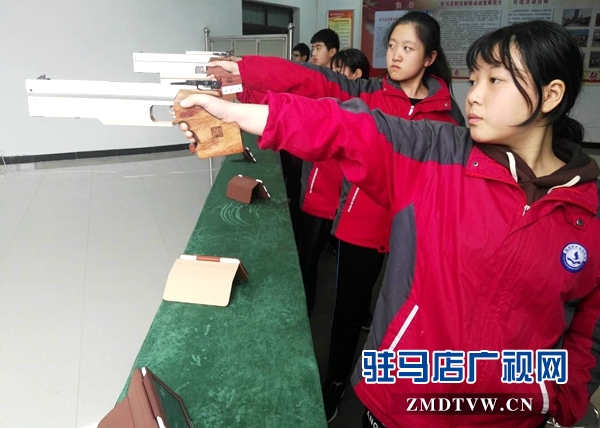 &ldquo;十九大&rdquo;時(shí)光：駐馬店實(shí)驗(yàn)中學(xué)全面提高教育質(zhì)量 讓學(xué)生幸福學(xué)習(xí)成長(zhǎng)