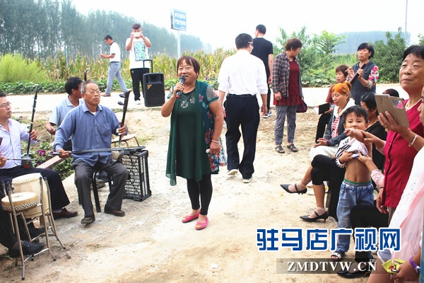  汝南縣農(nóng)民&ldquo;說唱&rdquo;宣傳&ldquo;十九大&rdquo;精神