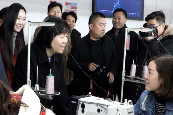 全國(guó)人大副委員長(zhǎng)沈躍躍到西平縣調(diào)研就巾幗建功、美麗庭院創(chuàng)建工作