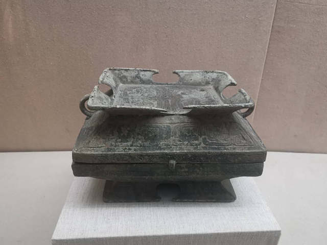 信陽(yáng)出土文物在駐馬店展出