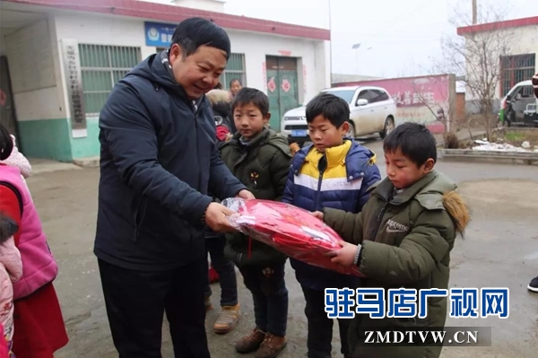 “暖冬行動(dòng)”走進(jìn)上蔡縣無量寺鄉(xiāng)付劉村