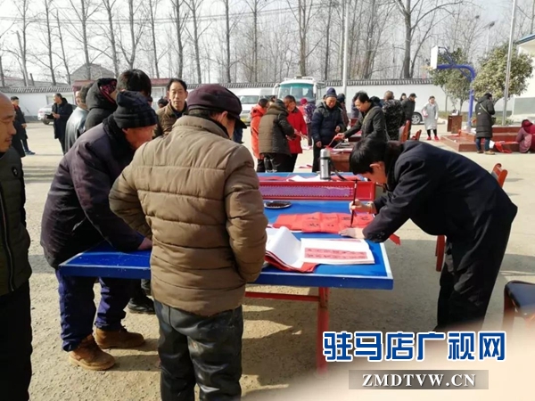 文化下鄉(xiāng)來(lái) 村民樂(lè)開(kāi)懷