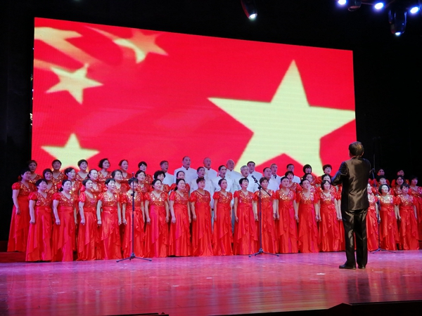 駐馬店市直老干部活動中心藝術(shù)團載歌載舞迎新春