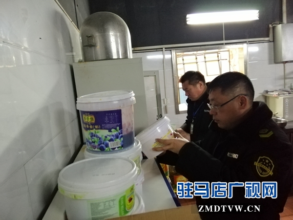 西平:加強年貨市場食品整治 確保群眾平安過節(jié)