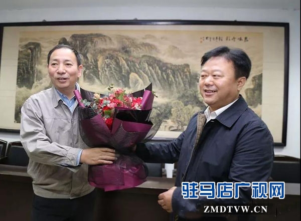 陳星深入市重點(diǎn)企業(yè)走訪慰問