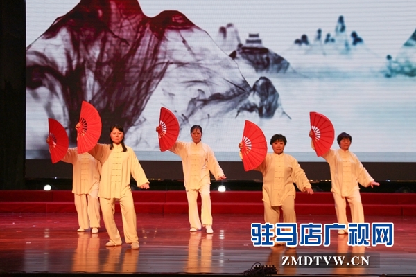 驛城區(qū)紀委監(jiān)察委舉行2019年春節(jié)團拜會