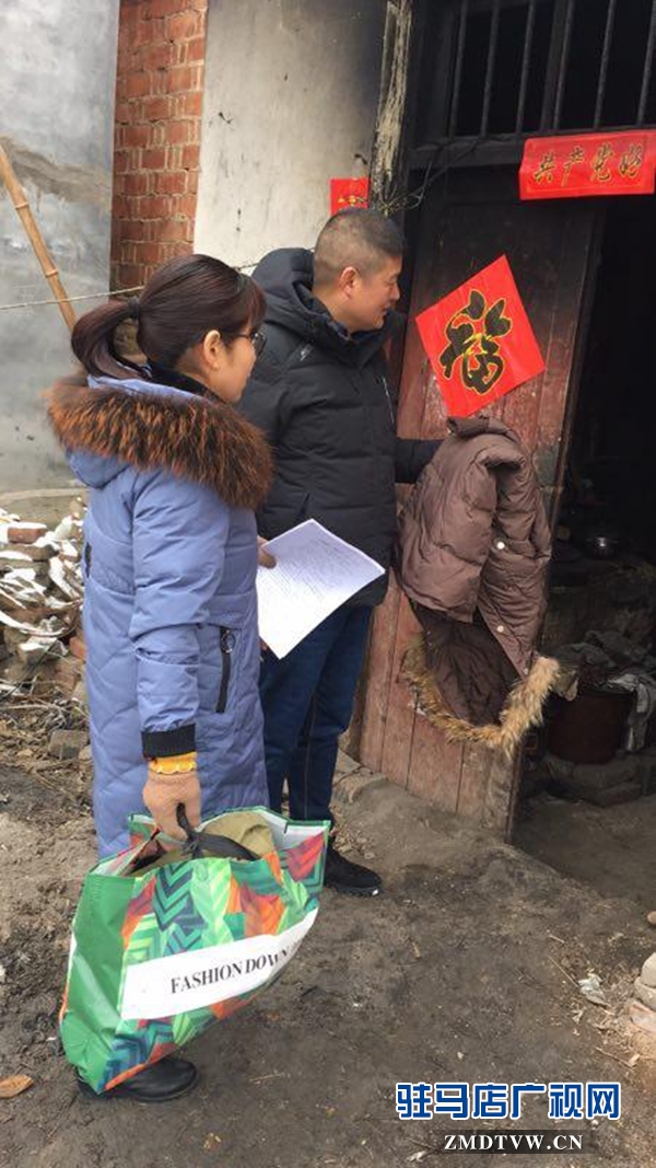 泌陽(yáng)縣衛(wèi)健體委開(kāi)展為貧困戶換新裝活動(dòng)