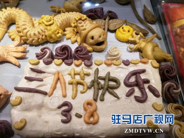 二月二龍?zhí)ь^ 超市推出龍饃吸引消費(fèi)者