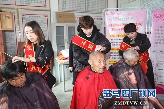 上蔡縣開展“春風(fēng)十里 花開五龍”志愿服務(wù)活動