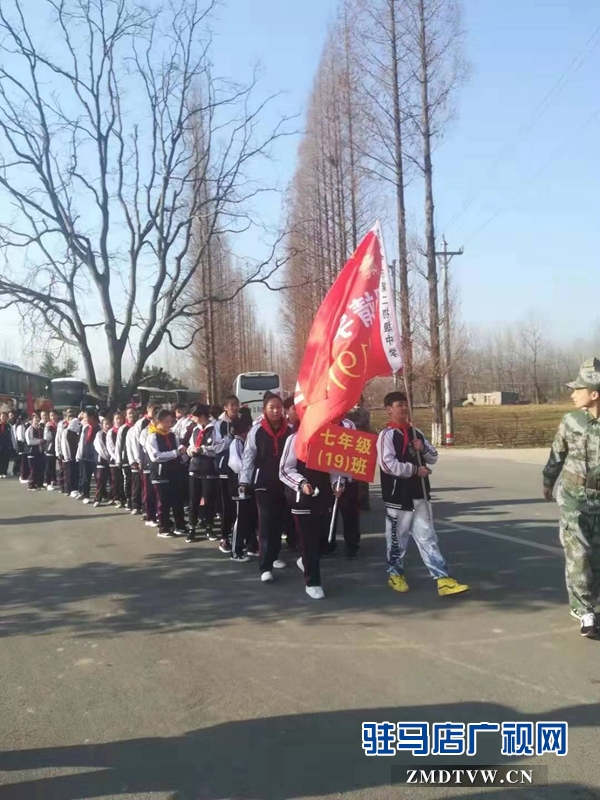 駐馬店市西園派出所保駕師生校外活動(dòng)