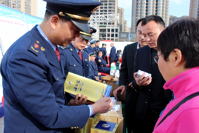 駐馬店市開(kāi)展3.15消費(fèi)者權(quán)益日宣傳活動(dòng)