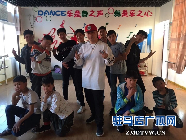  愛心舞者趙威 用行動(dòng)把愛傳遞