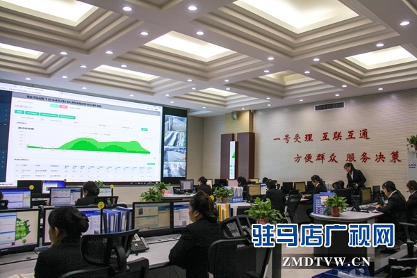 付自成接聽(tīng)12345市長(zhǎng)熱線 生活問(wèn)題是市民反映的熱點(diǎn)