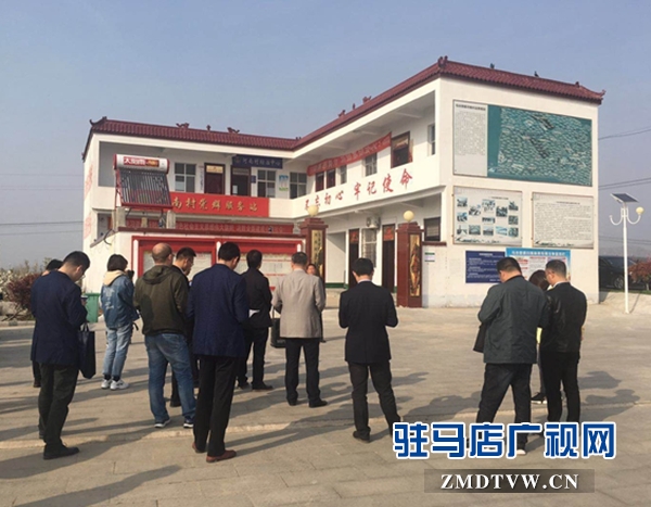 中央、省直主要媒體到泌陽縣調(diào)研“四議兩公開”工作法