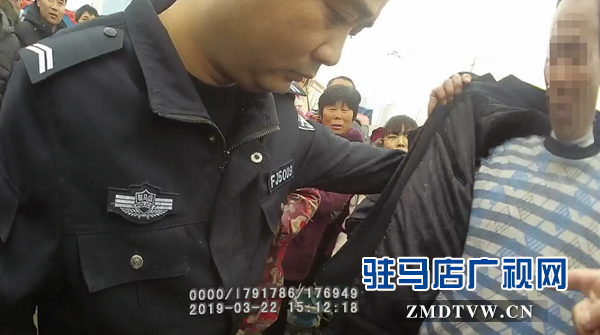 抱住大腿，你往哪兒逃!