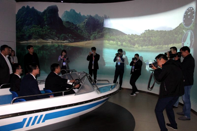 中央、省市媒體記者到遂平縣規(guī)劃綜合展示中心感受遂平發(fā)展