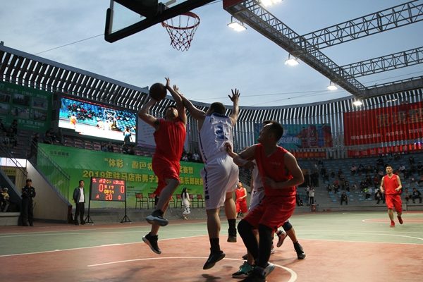 全市男籃聯(lián)賽開戰(zhàn)  23支球隊爭奪10萬獎金