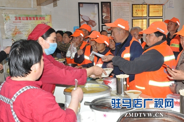 “愛心早餐”溫暖城市美容師
