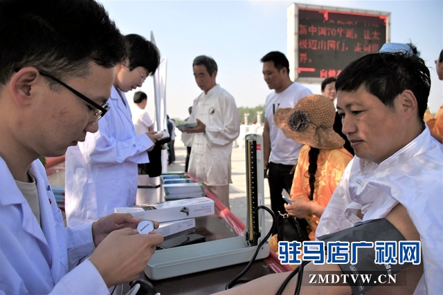 正陽(yáng)縣衛(wèi)健體委開(kāi)展世界家庭醫(yī)生日宣傳義診活動(dòng)