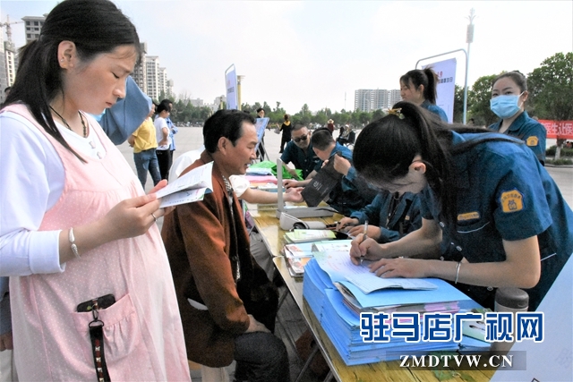 正陽(yáng)縣衛(wèi)健體委開(kāi)展世界家庭醫(yī)生日宣傳義診活動(dòng)