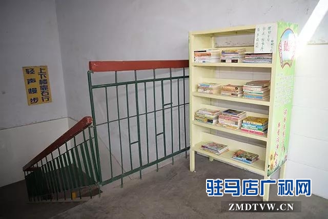 華錄集團(tuán)向上蔡學(xué)子捐贈2000冊(套)圖書