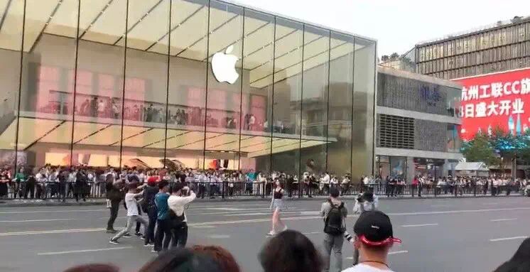 新時代的網紅靠什么才能“躺贏”？ 