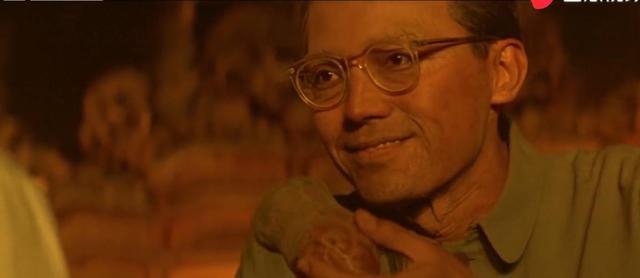 溥儀重游故宮，一只蟈蟈在龍椅下藏了五十年，為什么沒餓死 