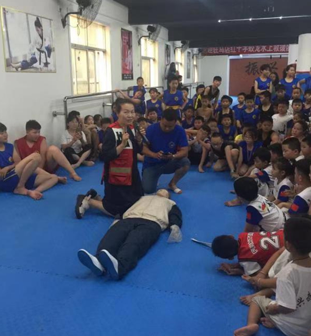 青少年專題教育宣傳活動走進(jìn)振興武館