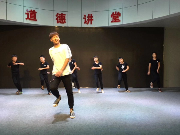 市文化館公益培訓(xùn)點亮少兒“藝術(shù)夢”