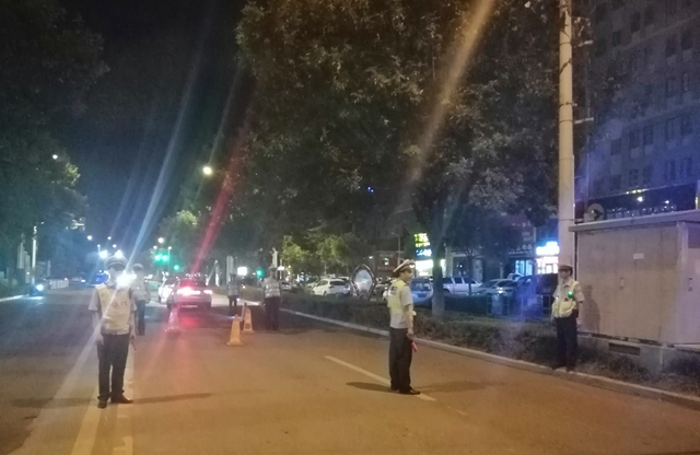 全市統(tǒng)一執(zhí)法 市區(qū)兩晚上查獲15個(gè)“酒迷瞪”