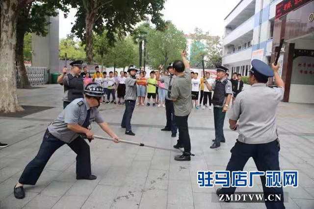 駐馬店實(shí)驗(yàn)小學(xué)舉行反恐防爆安全演練活動