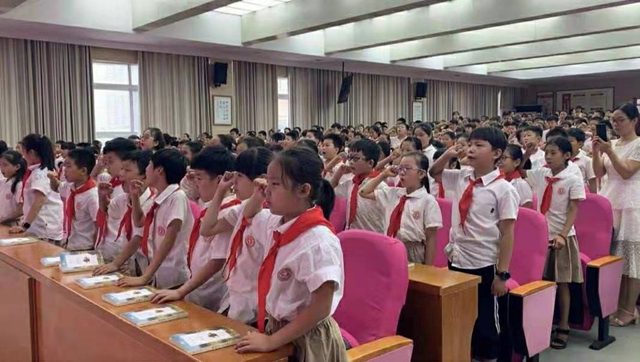 駐馬店實(shí)驗(yàn)小學(xué)舉行整本書閱讀活動啟動儀式