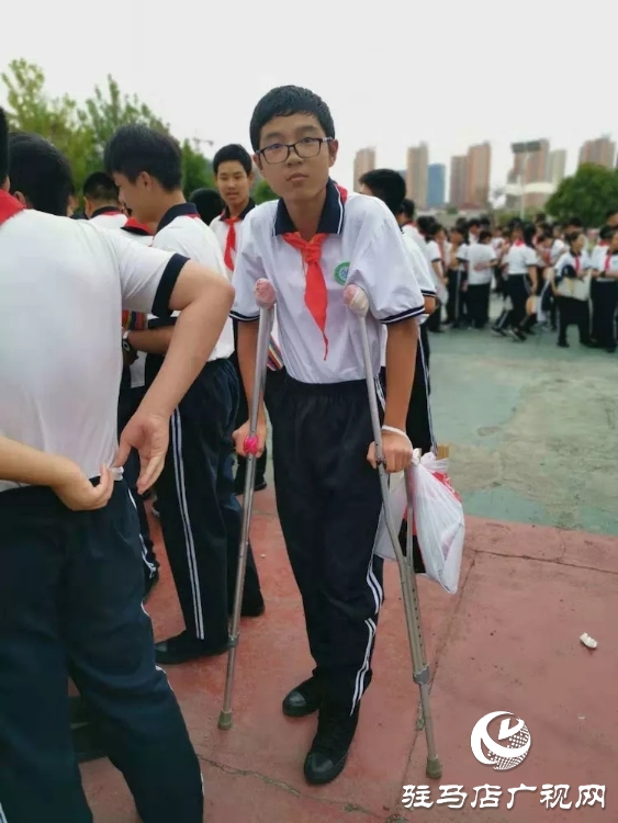 市二中3000學子翻花表演獲贊圈粉　