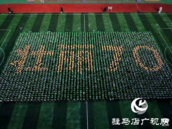 市二中3000學子翻花表演獲贊圈粉　