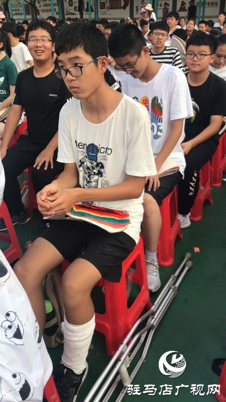 市二中3000學子翻花表演獲贊圈粉　