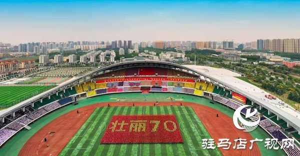 市二中3000學子翻花表演獲贊圈粉　