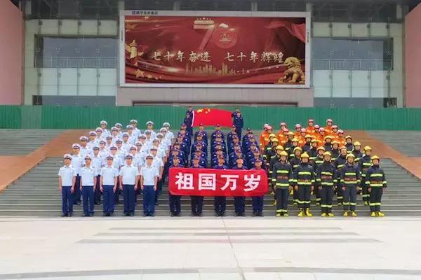 駐馬店市消防救援支隊(duì)深情唱響“我和我的祖國(guó)”