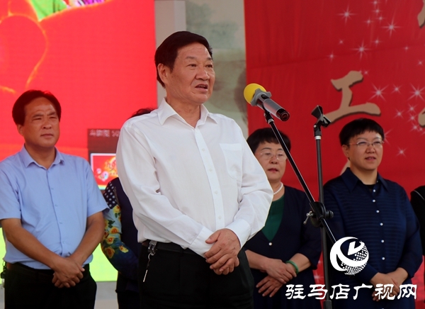 經(jīng)濟(jì)開發(fā)區(qū)慈善總會(huì)聯(lián)合區(qū)民政局重陽節(jié)前夕給高齡老人送“禮物”