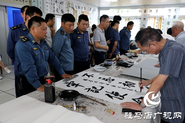 正陽縣交通運(yùn)輸執(zhí)法局組織人員參加廉政書法義寫活動(dòng)