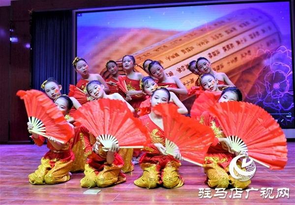 政協(xié)正陽縣委員會(huì)舉行慶祝新中國(guó)成立70周年文藝晚會(huì)