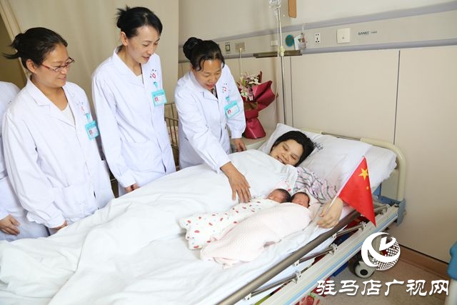 堅(jiān)守崗位是醫(yī)務(wù)工作者對(duì)祖國最長情的告白