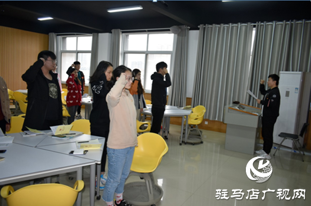 黃淮學院動畫學院舉行“不忘初心、牢記使命”主題黨日活動