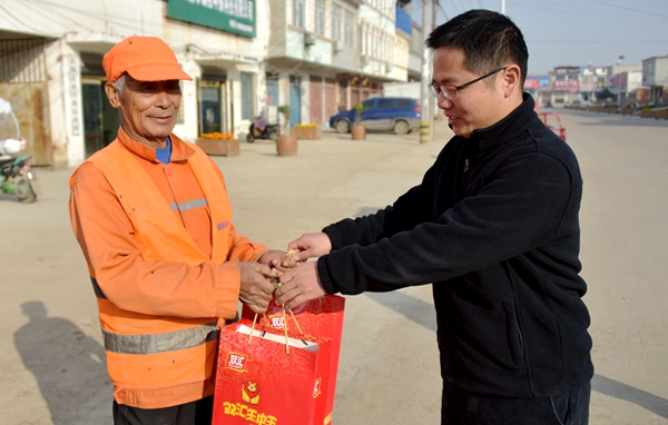 正陽縣永興鎮(zhèn)大力倡導(dǎo)為民服務(wù)辦好事